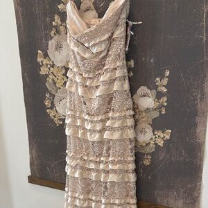 Jessica McClintock Cream Lace Ruffle Maxi Dress